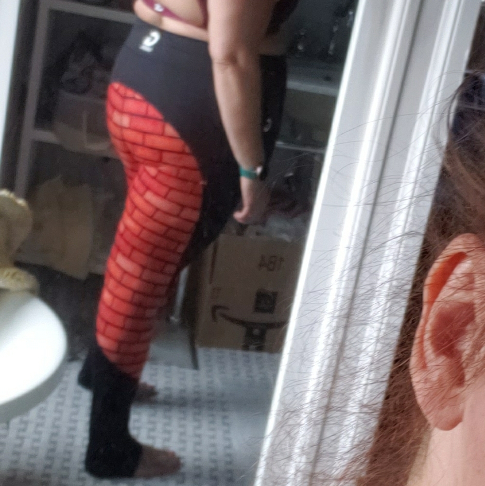 GRRRL Brickhouse Leggings